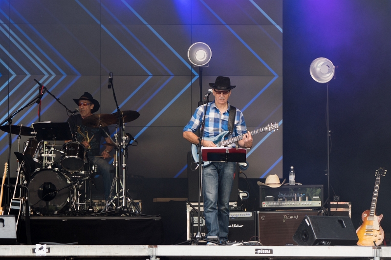 2016 08 21 18Strings InterlakenRocks DSC05631