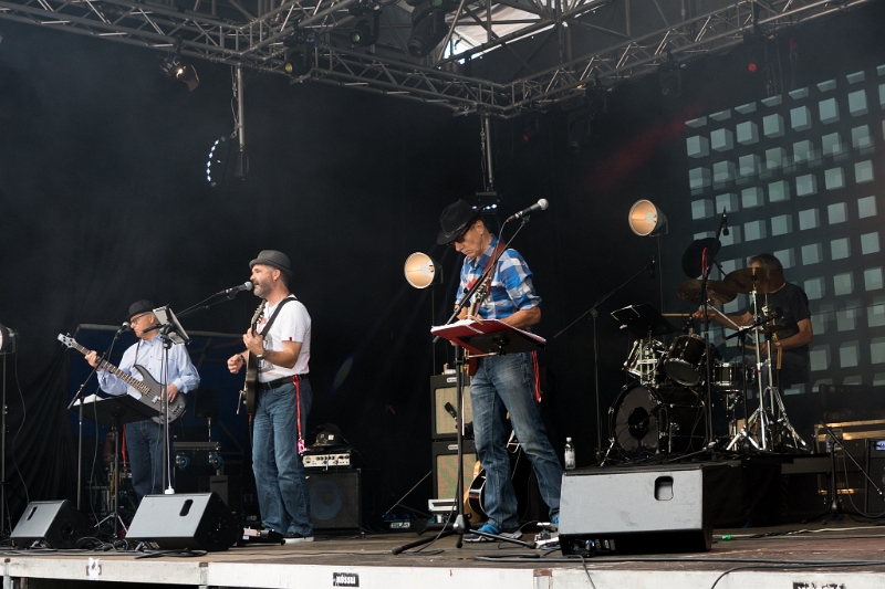 2016 08 21 18Strings InterlakenRocks DSC05633