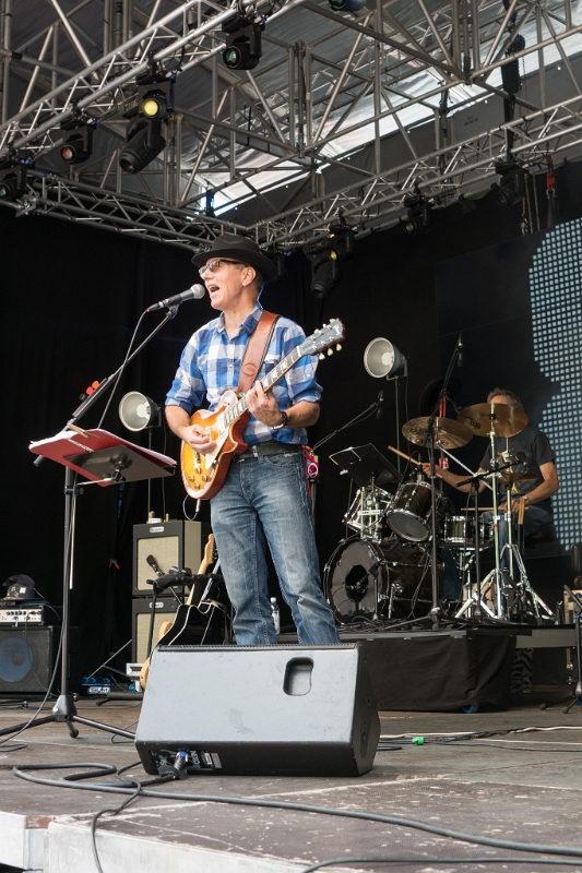 2016 08 21 18Strings InterlakenRocks DSC05635