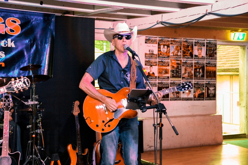 011 18Strings-20170602-Baronessa-9126