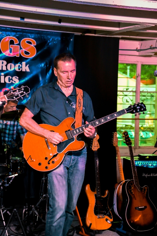 027 18Strings-20170602-Baronessa-9155