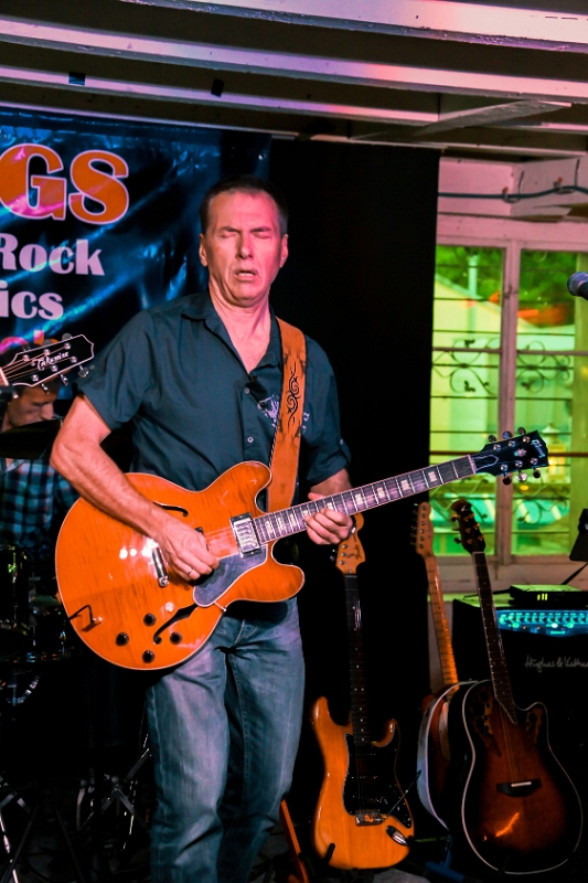 028 18Strings-20170602-Baronessa-9156