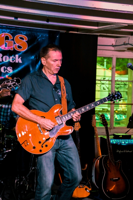 030 18Strings-20170602-Baronessa-9158