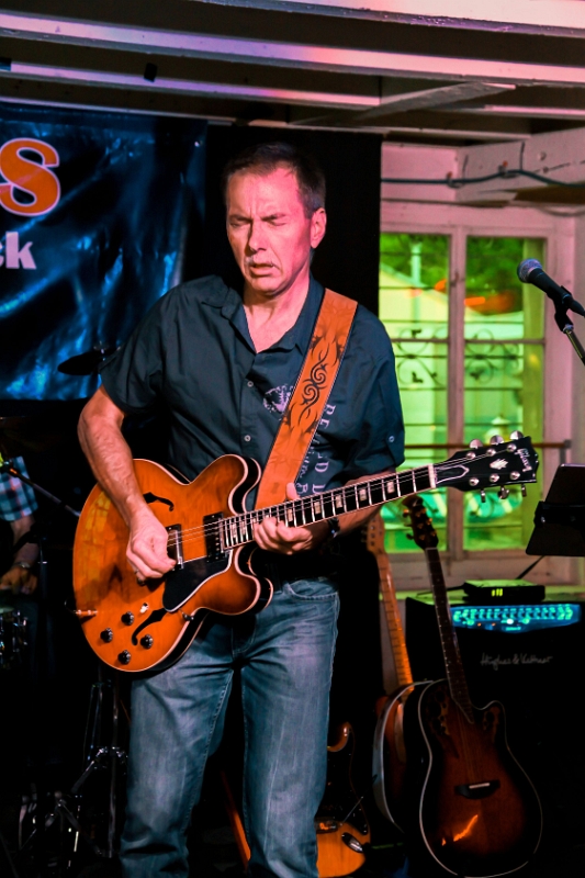033 18Strings-20170602-Baronessa-9161