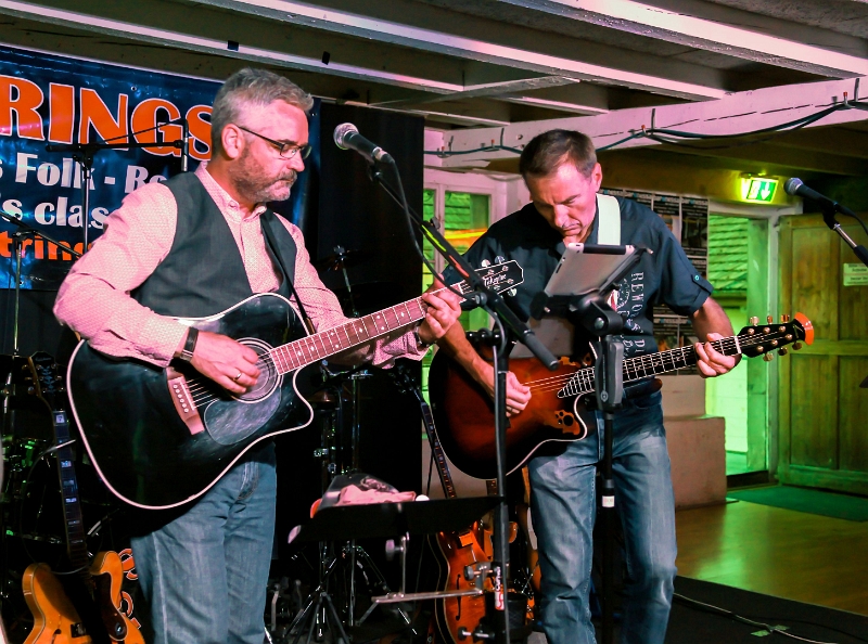 047 18Strings-20170602-Baronessa-9191