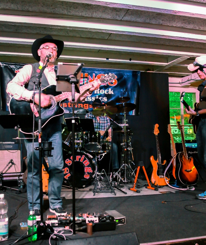 048 18Strings-20170602-Baronessa-9192