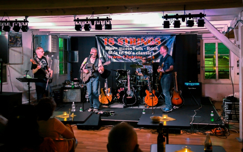 063 18Strings-20170602-Baronessa-9225