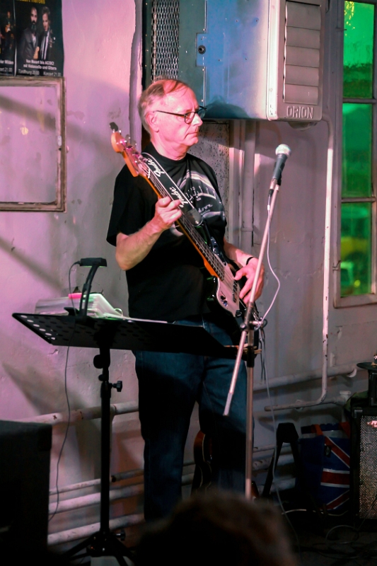 067 18Strings-20170602-Baronessa-9229