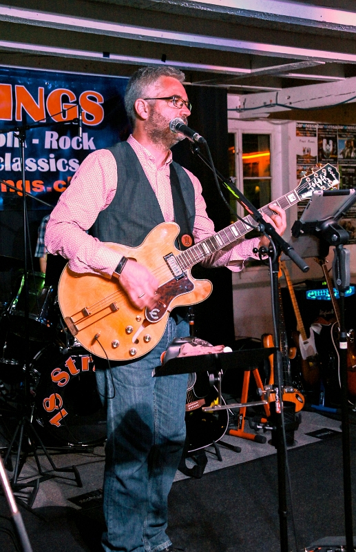 093 18Strings-20170602-Baronessa-9284