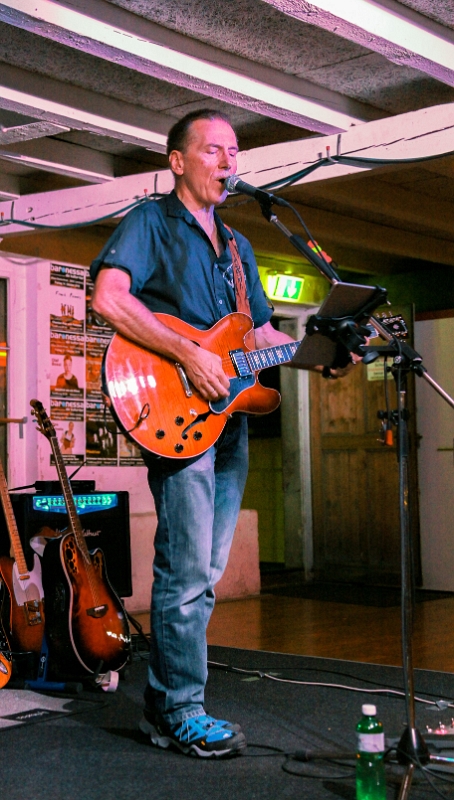 097 18Strings-20170602-Baronessa-9295