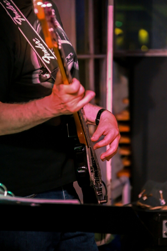 103 18Strings-20170602-Baronessa-9308