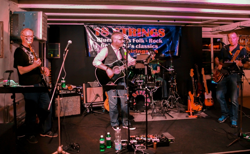 112 18Strings-20170602-Baronessa-9334